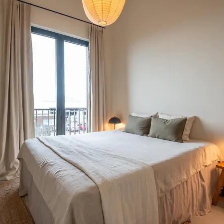 The Seaside Loft - Luxurious 3 Br *