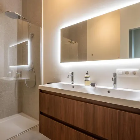 The Seaside Loft - Luxurious 3 Br