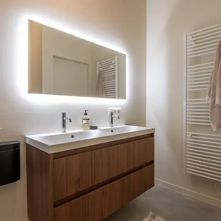 The Seaside Loft - Luxurious 3 Br *